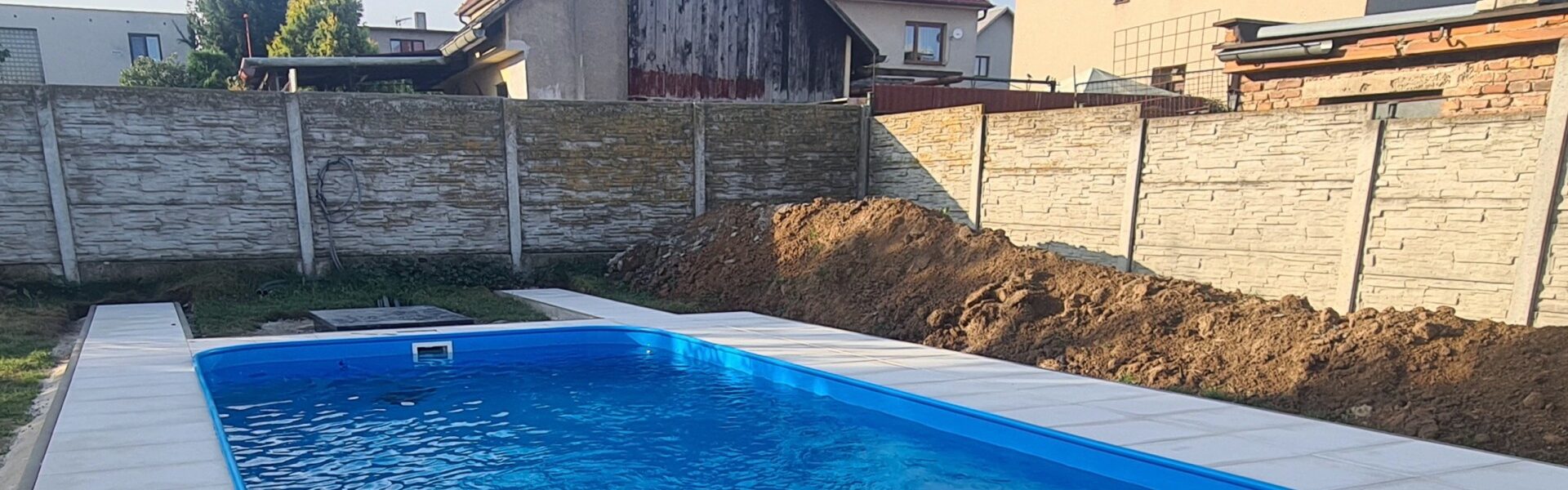 Dlažba u bazénu